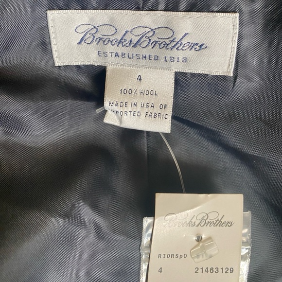 Brooks Brothers Double Breasted Navy Wool Blazer with Gold Tone Buttons - Size 4 - Picture 8 of 10